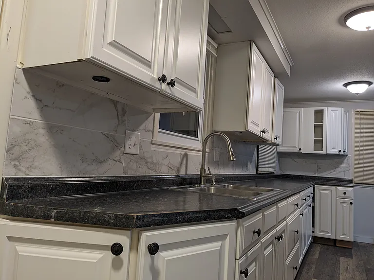 3009 Emmons Ave — Photo 8