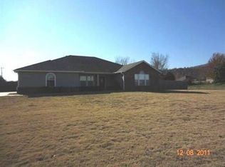 101 Foothills Dr, Poteau, OK 74953
