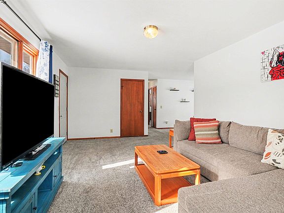 3rd image of 3054 Glenrick Ave