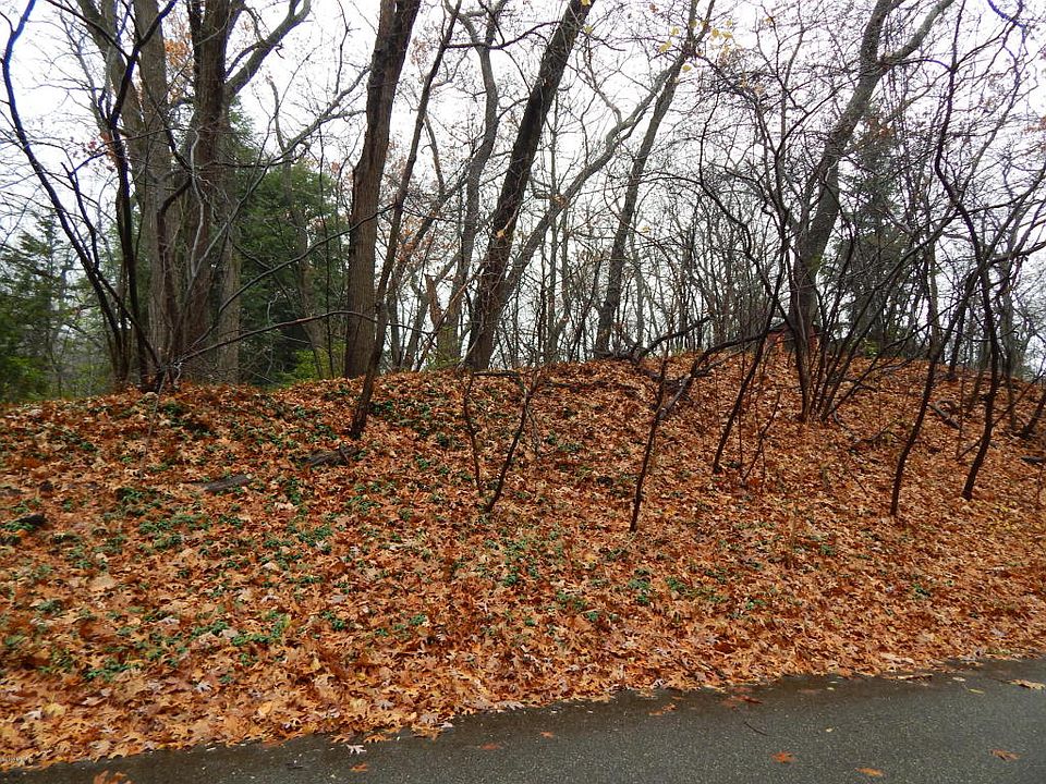 1st image of Hillside Trl