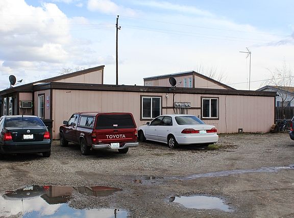 3rd image of 304 W B St #1-4