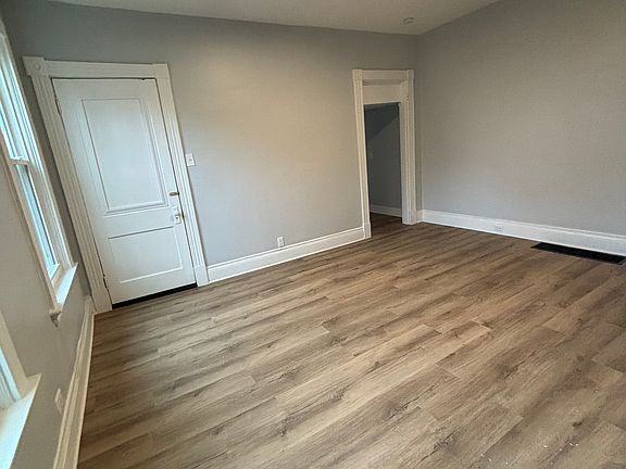 4th image of 4611 McNeil Ave #1