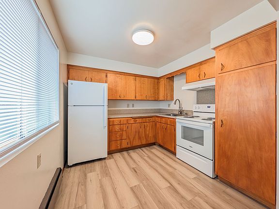 3rd image of 2324 Wetmore Ave APT 4
