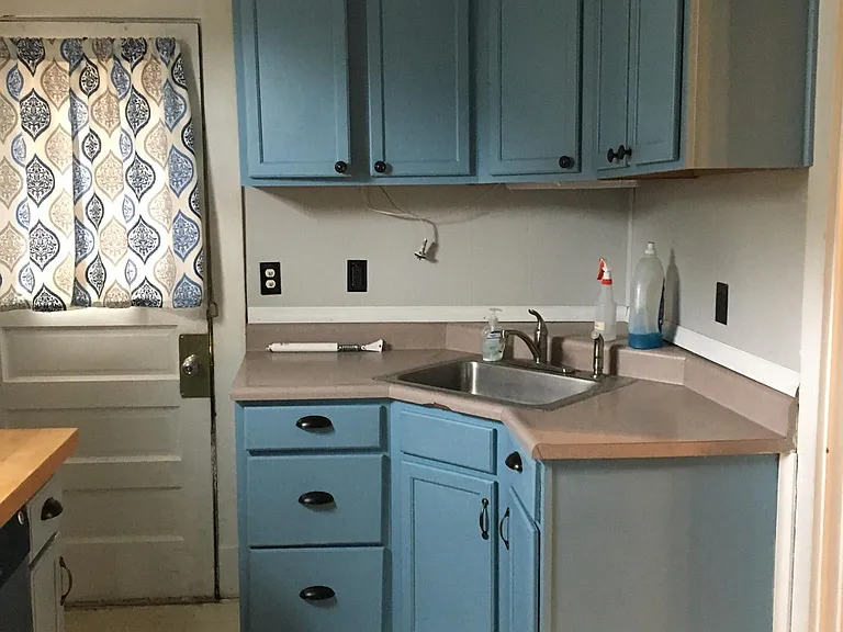 1039 Highland Ave — Photo 3