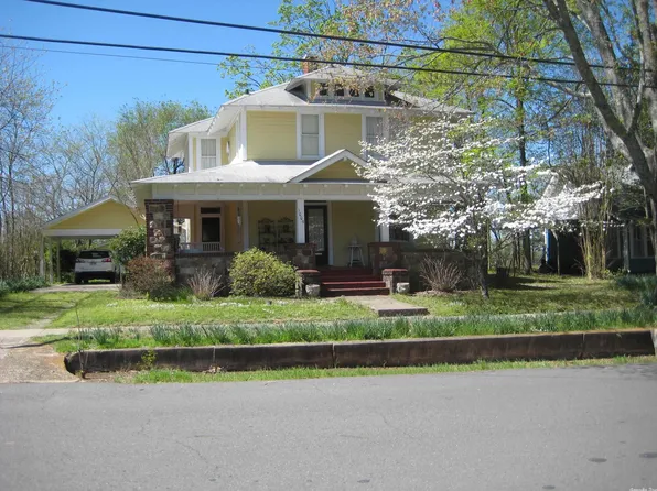 1009 7th St, Mena, AR 71953