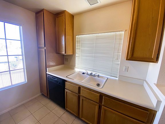 5th image of 4712 Nara Vista Way Unit 204