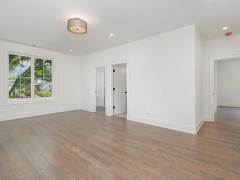 909B Gale Ln — Photo 24