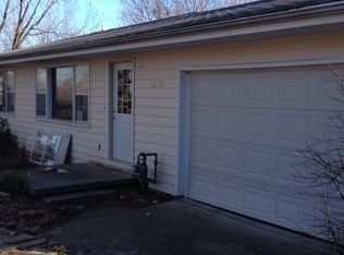 2913 Sunnyside Dr, Manhattan, KS 66502
