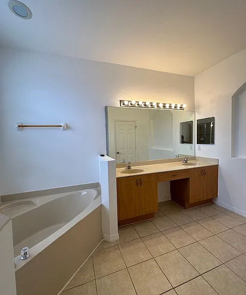 14732 Sutherland Ave — Photo 57
