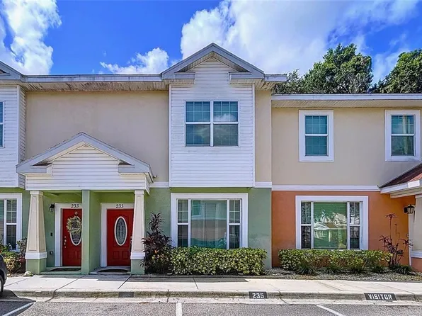 235 Alexander Woods Dr, Plant City, FL 33563