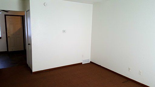 4th image of 115 Peony St SW