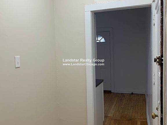 2nd image of 4045 1/2 N Mozart Ave #1W