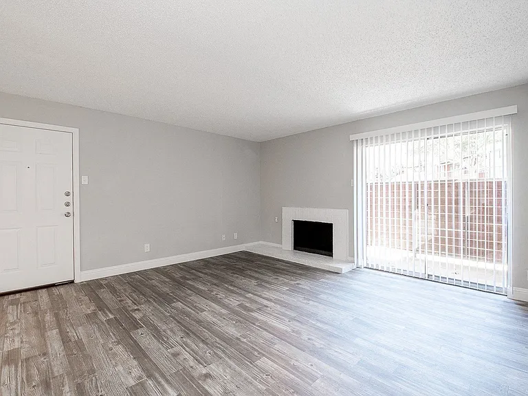 Vine Apartments — Photo 37