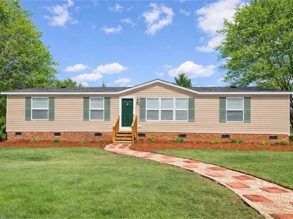 5600 Bunch Rd, Oak Ridge, NC 27310