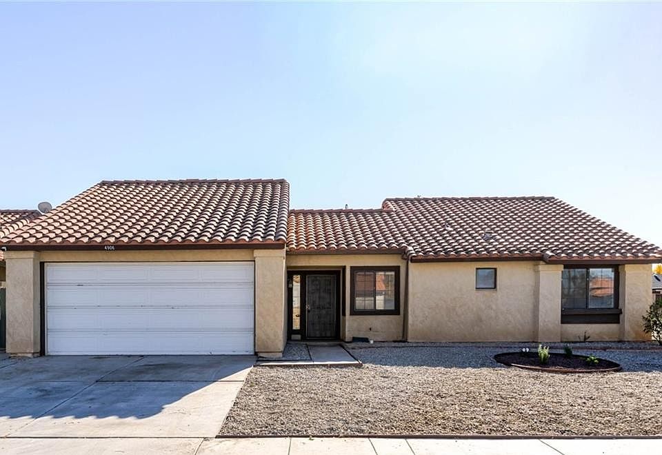1st image of 4906 Pacifica Ave #1
