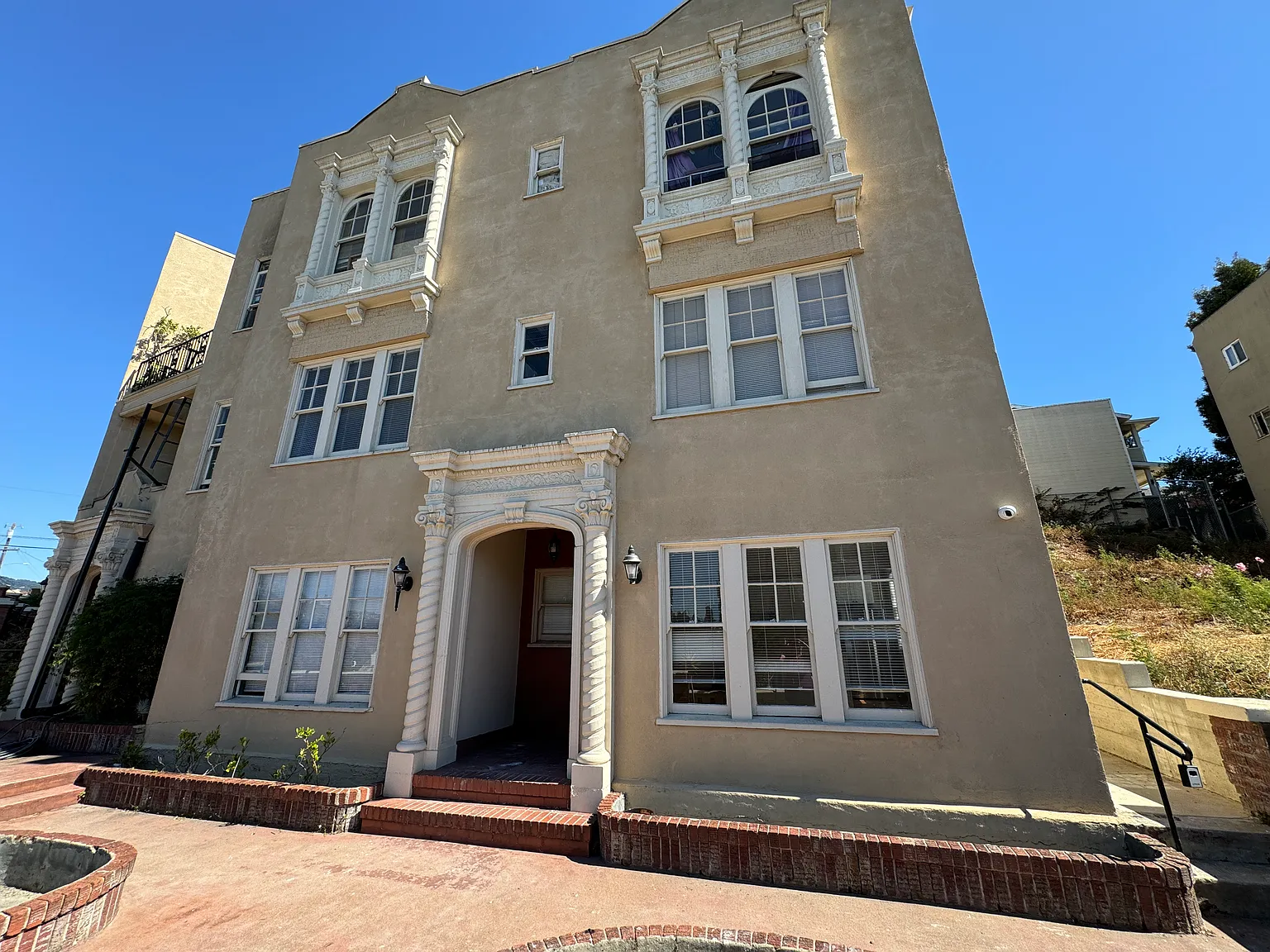 2232 Ivy LLC — Photo 4