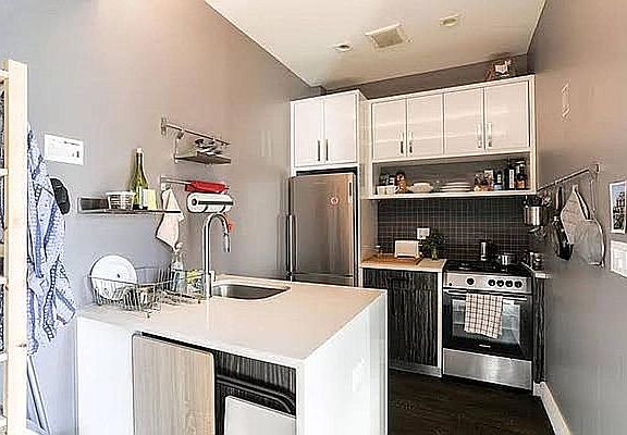 2nd image of 441 Franklin Ave #2BB