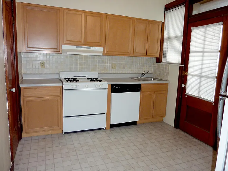 6650 Oakland Ave — Photo 3