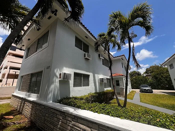 119 Santillane Ave #2 — Photo 24