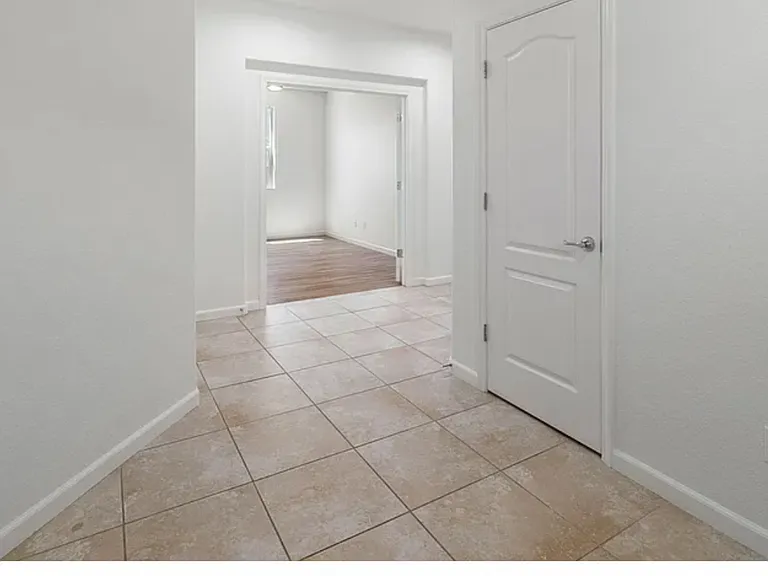 2710 Alessandro Dr — Photo 6
