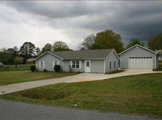 27 Kimberly Dr, Cartersville, GA 30121