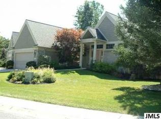2106 Lake Wood Dr, Jackson, MI 49203