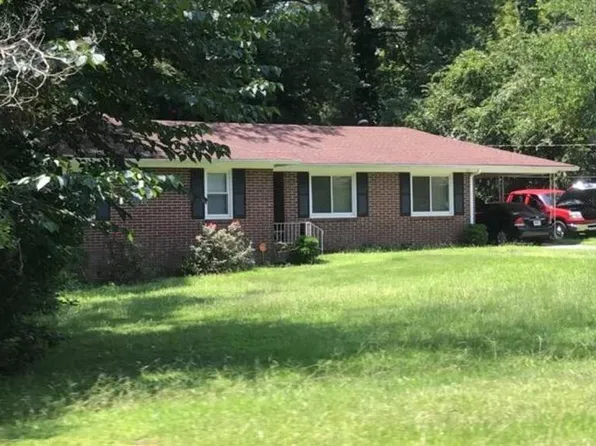 1049 Newport Rd, Macon, GA 31210