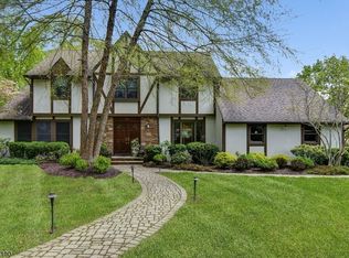 23 Evans Farm Rd, Morristown, NJ 07960