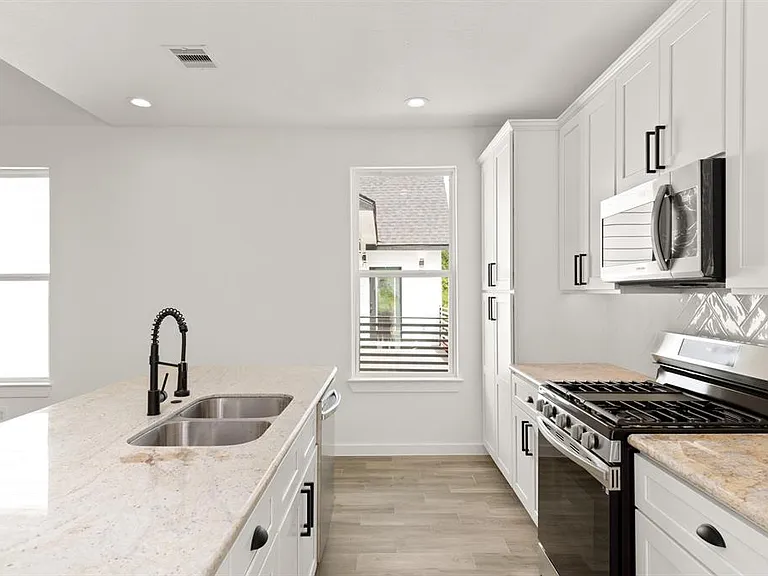 4705 Idaho St — Photo 18