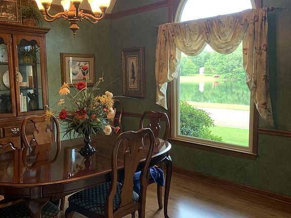 5th image of 6730 Lake Forest Dr