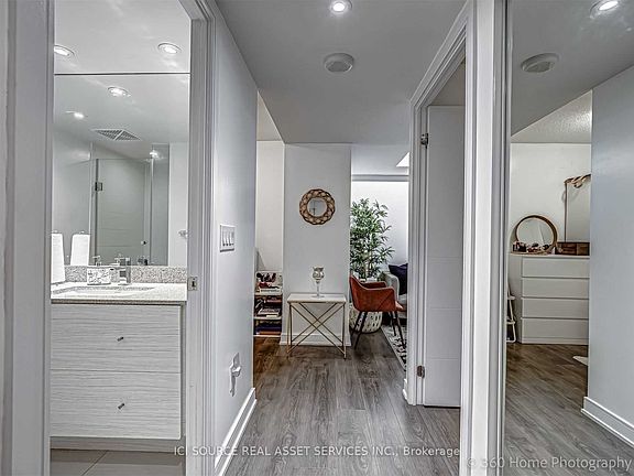 3rd image of 525 Adelaide St W #1020