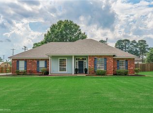 116 Sherwood Dr, Benton, LA 71006