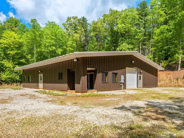 337 Pullets Pl, Nellysford, VA 22958