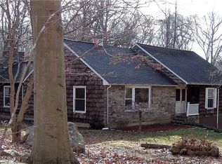 26 Saunders Hollow Rd, Old Lyme, CT 06371