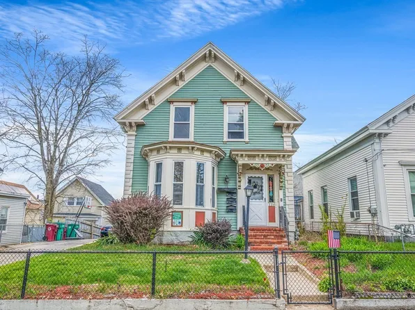 134 Coburn St, Lowell, MA 01850