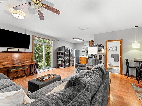 4th image of 34102 NE 14th Ave