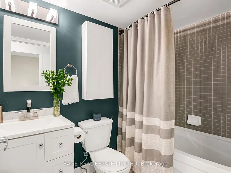 415 Jarvis St #227 — Photo 19