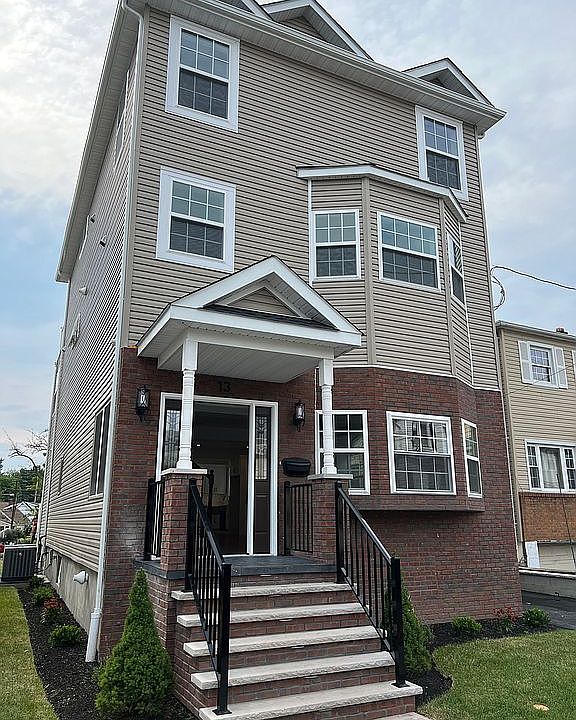 1st image of 11-13 Mounteasant Ave