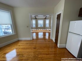 82 Robbins St