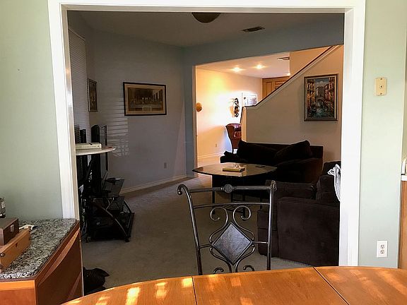 5th image of 324 Trinidad Ct