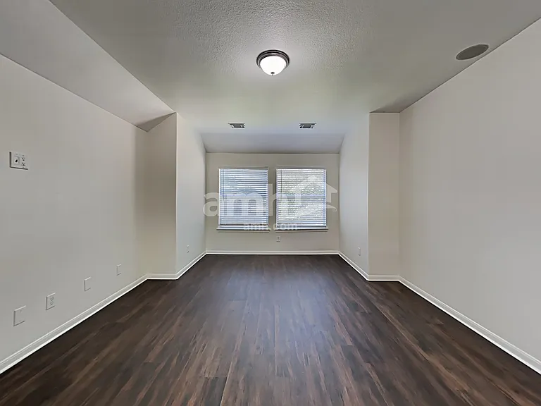 1735 Park Oak Dr — Photo 10
