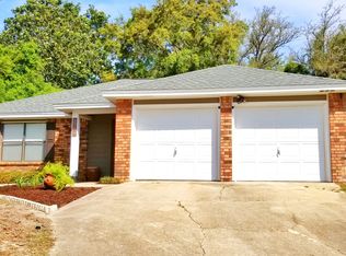 2726 Summertree Ln, Gulf Breeze, FL 32563