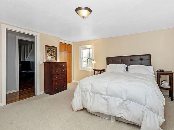 5th image of 4366 Mink St