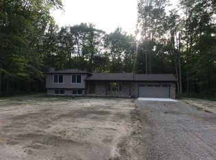 74955 Omo Rd, Armada, MI 48005