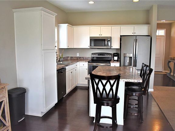 5th image of 5112 Charmaine Ln