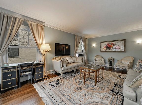 3rd image of 2335 N Commonwealth Ave APT 3H