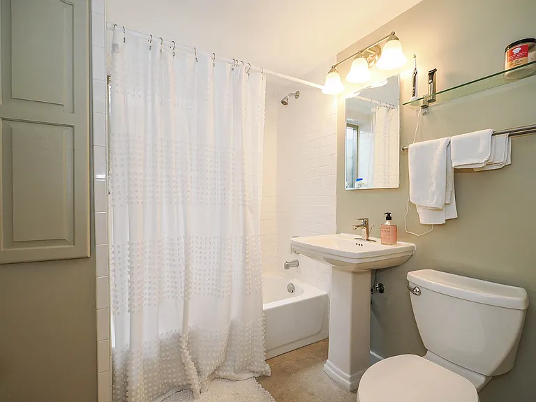 1244 E Malvern Ave — Photo 9