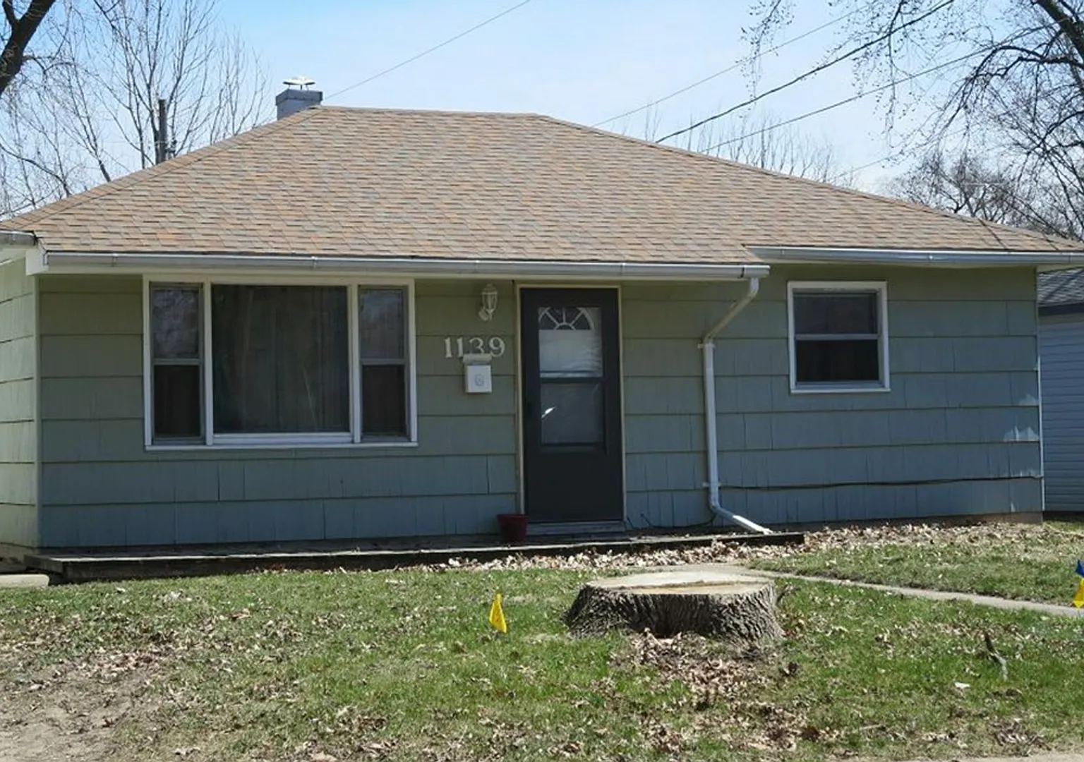 2 Bedroom 1 Bathroom House — Photo 1