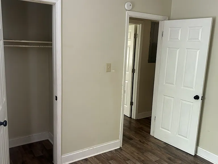 523 Cleveland St — Photo 6