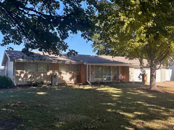 241 Circle Dr, Galesburg, IL 61401